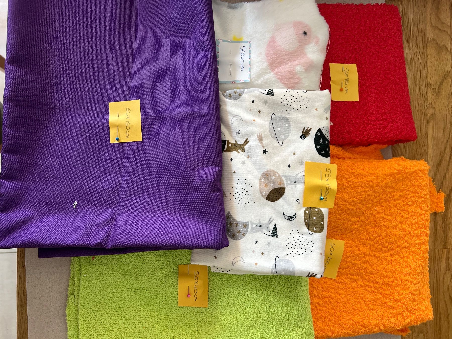 Tessuti: Tissu divers lot de 3 kg – Usato da Chézard-St-Martin venduto da Chopette 2