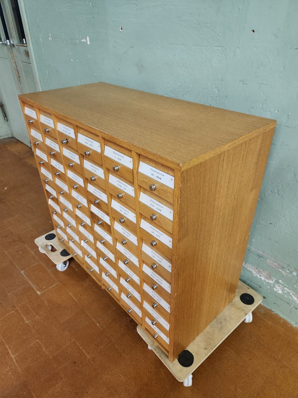 Cassettiere: Vintage Schubladenmöbel – Usato da Lichtensteig venduto da Usedinstorecom 2