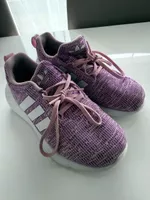 Adidas Swift Run Sneaker Lila/Weiss Gr. 33.5 Top Zustand