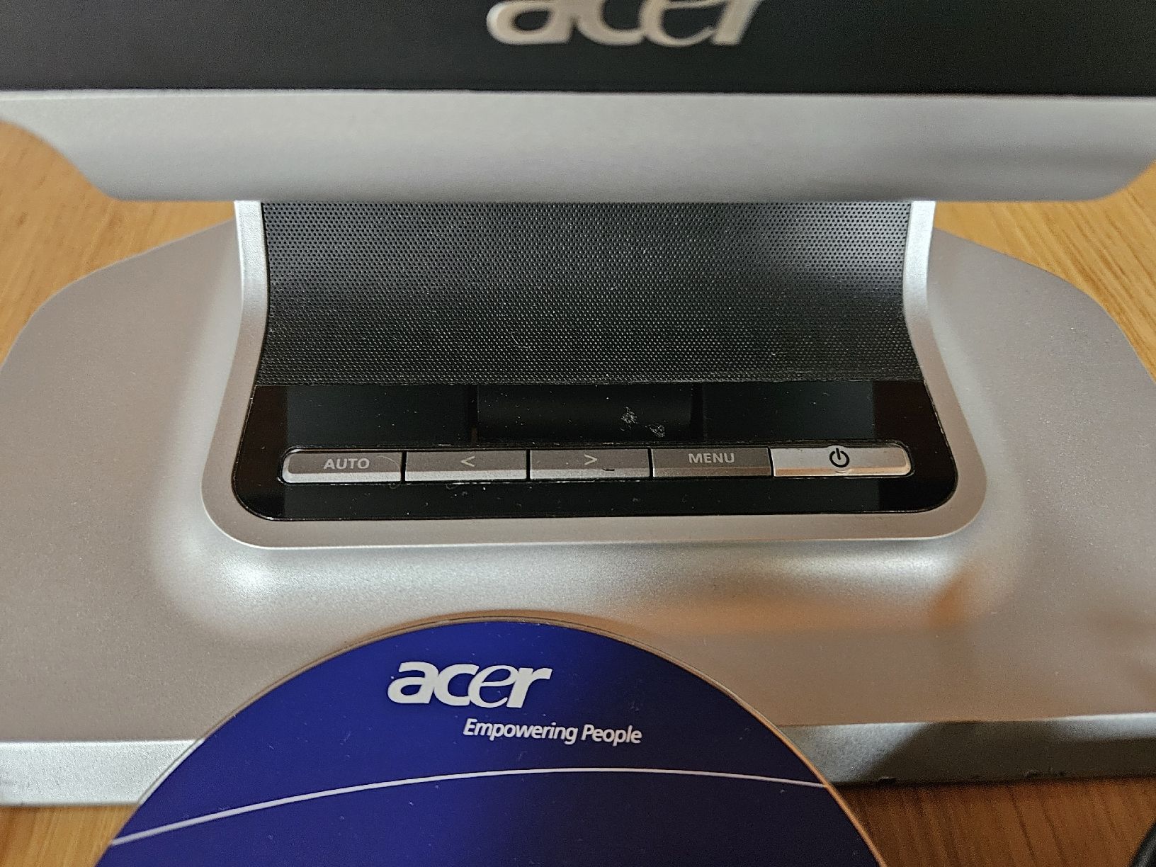 Acer Monitor: Ecran Acer 19' – Usato da Bavois venduto da Patrose 1