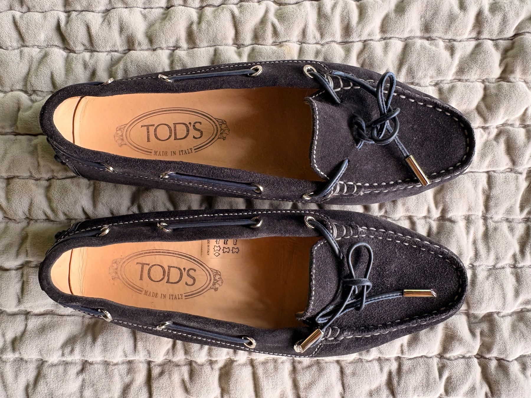 Tod'S Scarpe da donna: Tod's Gommino daim bleu marine  -  37 – Usato da Lovatens venduto da flo_z95p 3