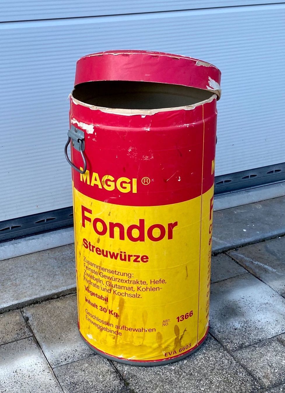 Tutte le decorazioni: MAGGI Karton Box gross - VINTAGE Box - Werbe Objekt – Usato da Rickenbach b. Wil venduto da sunneschii_ 1