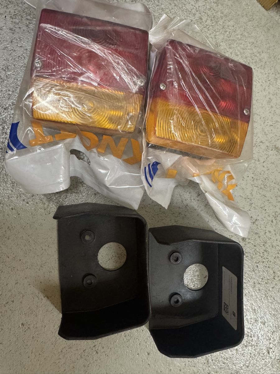 Toutes les pièces auto: Aspöck Heckleuchten – Neuf (Voir description) à Emmenbrücke par Laurelo 1