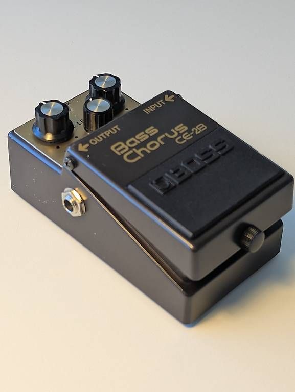 Boss Strumenti musicali: Boss CE-2B Bass Chorus – Usato da Windisch venduto da Kookmeyer1 1