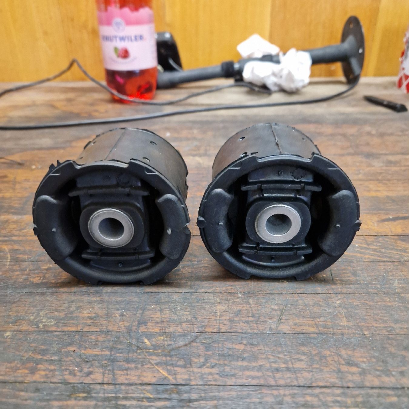 BMW Tutti pezzi di ricambio auto: Tonnenlager Hinterachse BMW E34 – Nuovo e nell'imballaggio originale da Rickenbach LU venduto da Samuel6221 2