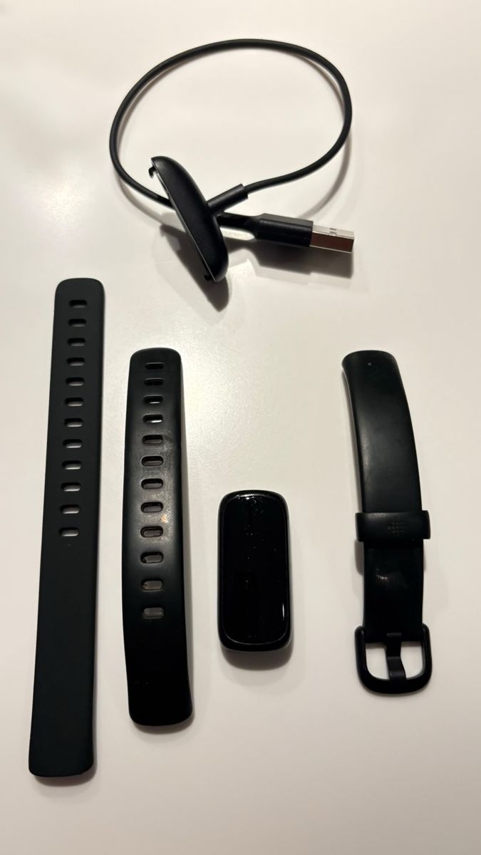 Fitbit Smartwatch: Fitbit Inspire3 / inkl. Ladekabel  – D'occasion à Rothenburg par QueenofShopping1