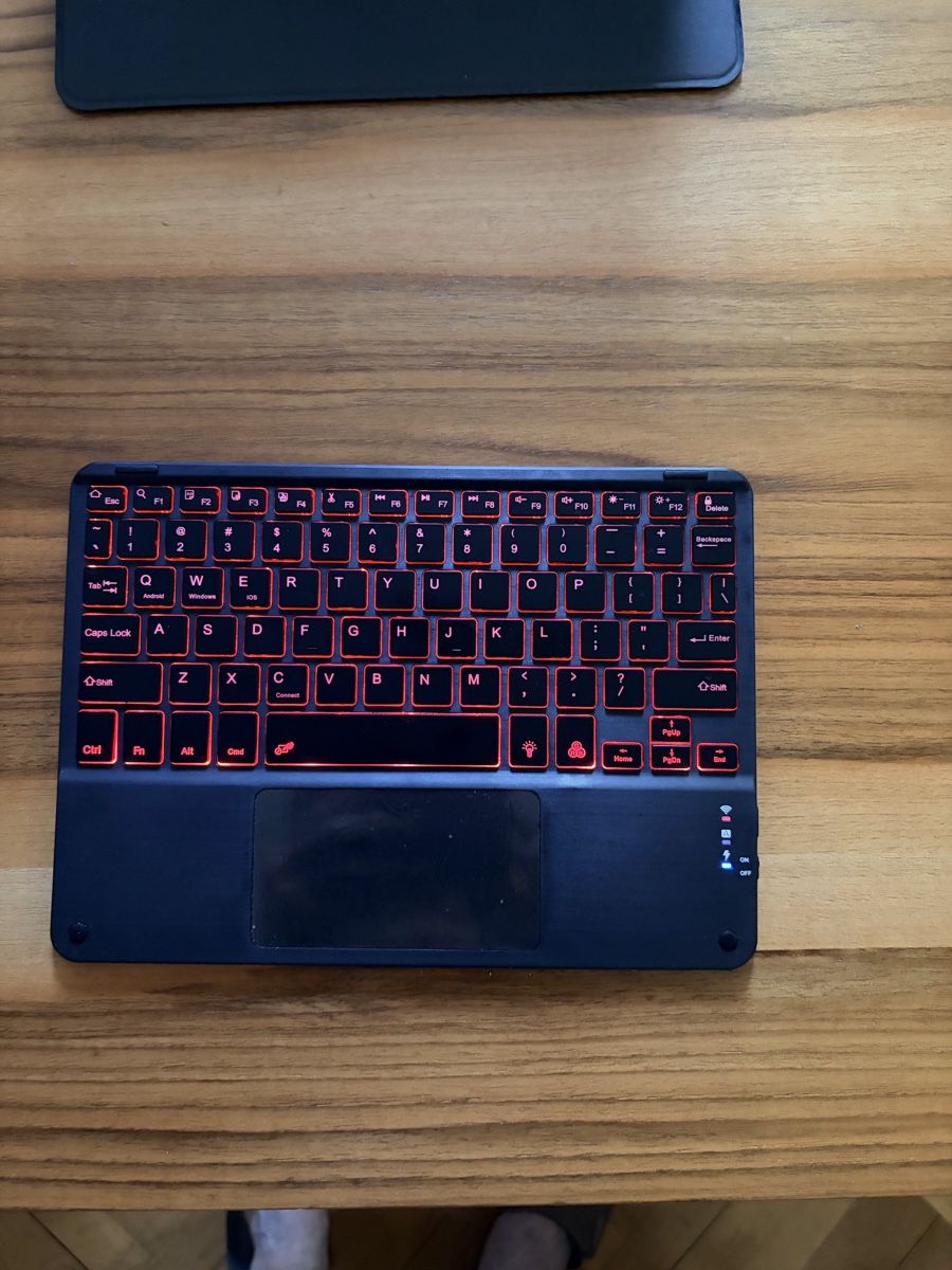 Apple Tablet PC: Ipad Pro 10.5 mit Keyboard Case - Apple Pencil, 1.Generation – Gebraucht aus Schlieren von robe46 1