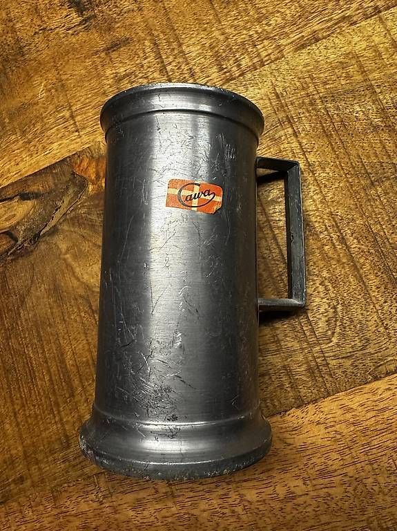 Tasses: Alte Becher  – D'occasion à Seuzach par Wolf936