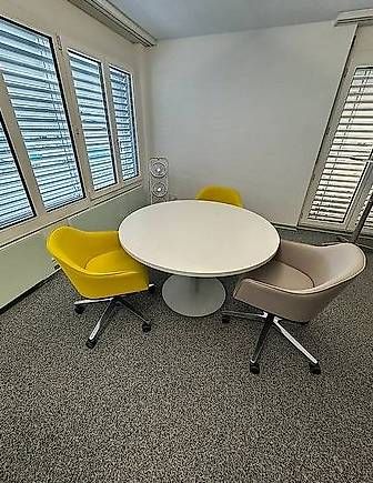Stühle: Vitra Softshell Chair mit Rollen, 2x Gelb, 1x Grau – Gebraucht aus Blumenstein von marycherry