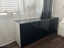 IKEA BESTÅ Sideboard / TV-Bank | Schwarz Hochglanz mit Glasp