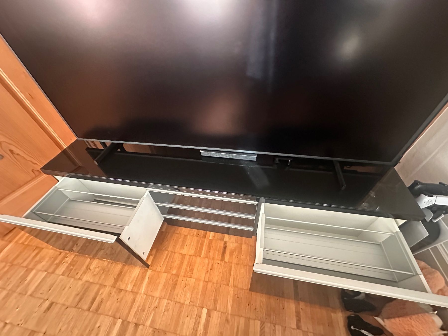 Mobili TV: TV Lowboard schwarz Hochglanz – Usato da Wädenswil venduto da Ros_77 2