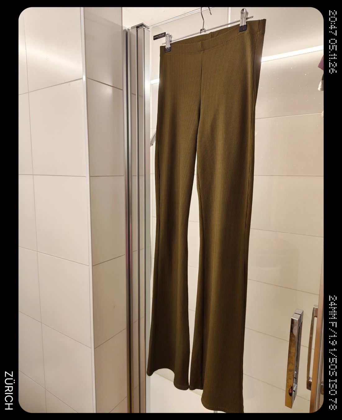 Pantaloni: Stoffhose Seven Sisters khaki – Usato da Zürich venduto da ric_6frc 1