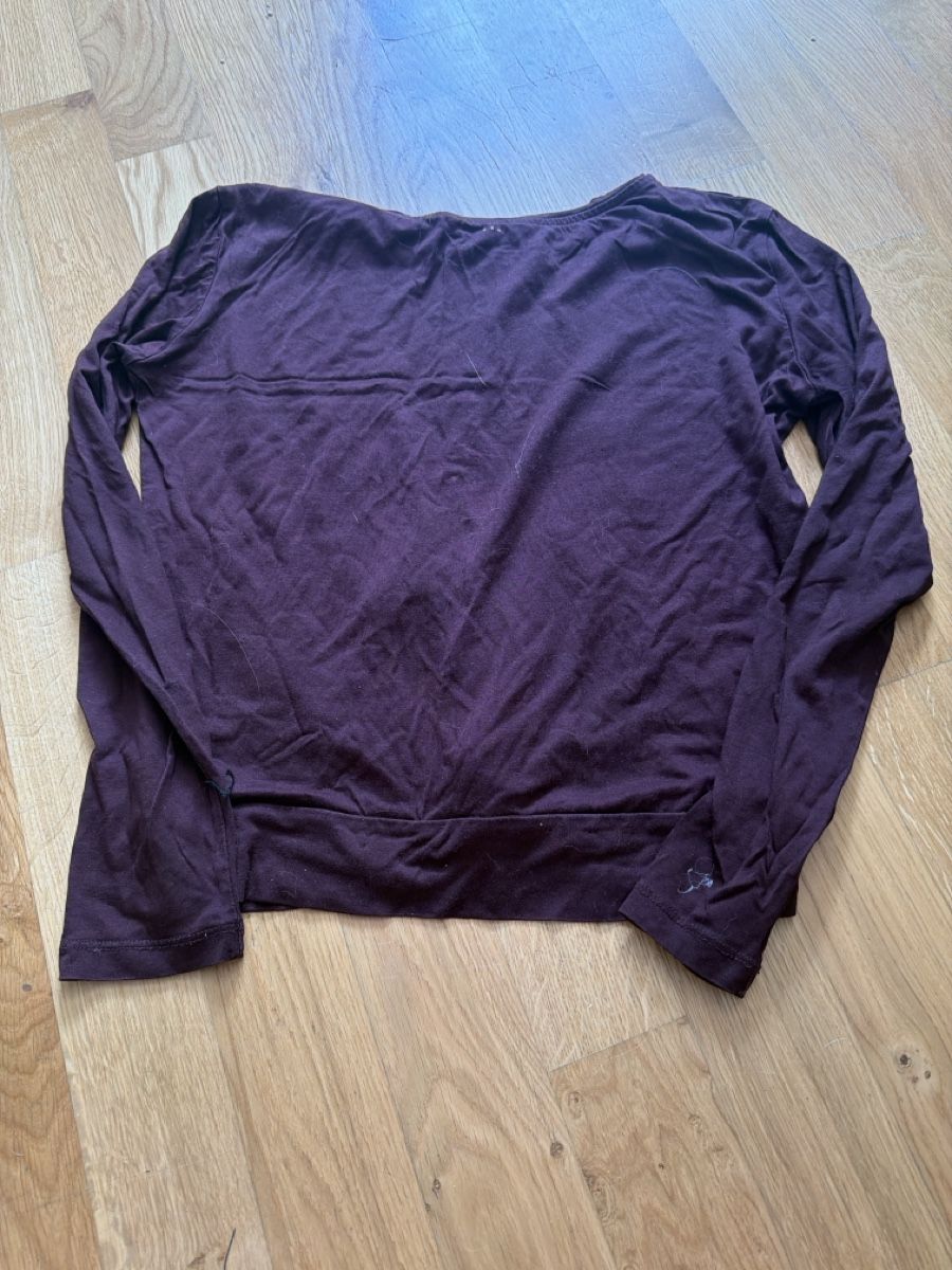 Tops: T-Shirt bordeaux Rituals  – Gebraucht aus Le Locle von Mayd_h 1