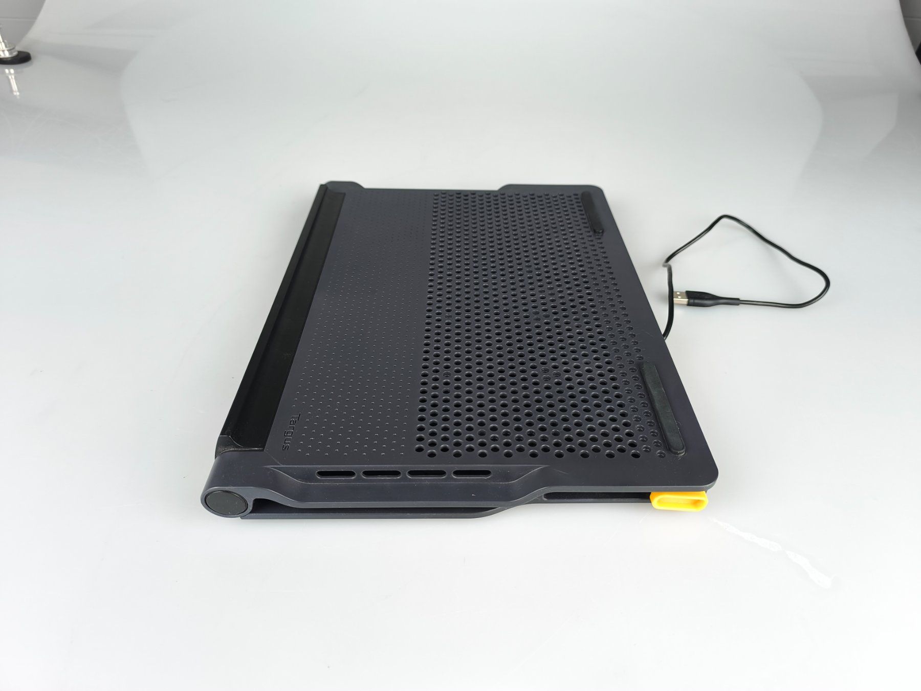 Racks & Cavalletti: TARGUS Awe81eu Laptop/Notebook Ständer – Usato da Rüti ZH venduto da Restwert_Rueti_ZH 3
