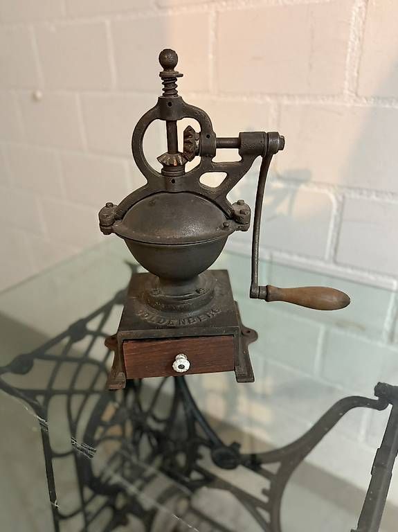 Elettrodomestici da cucina: Antike Kaffeemühle von Goldenberg – Usato da Erlenbach ZH venduto da dom_5yq2