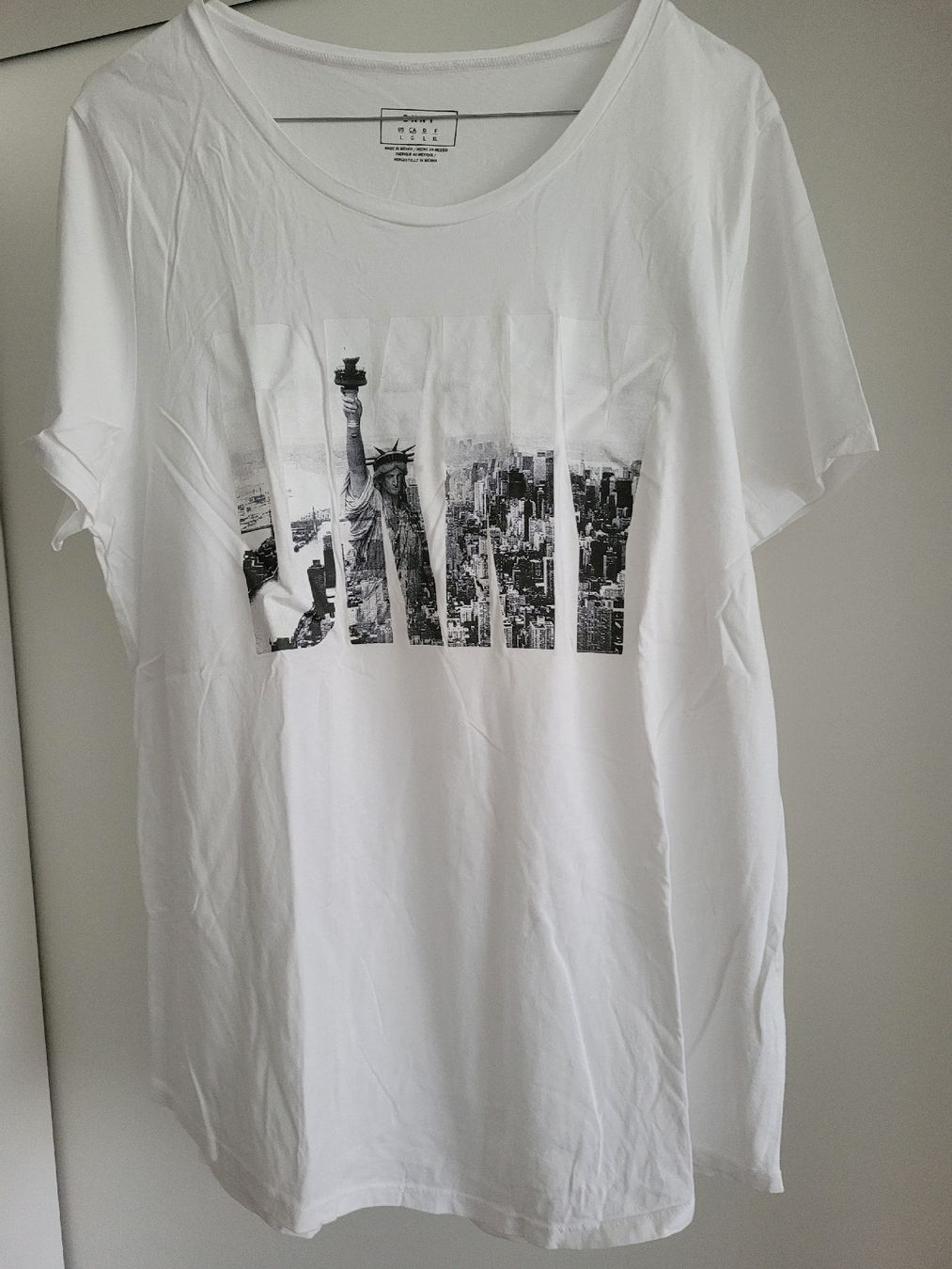 DKNY T-shirt: T-Shirt DKNY Grösse L – Nuovo (secondo la descrizione) da Lütisburg venduto da amerika123