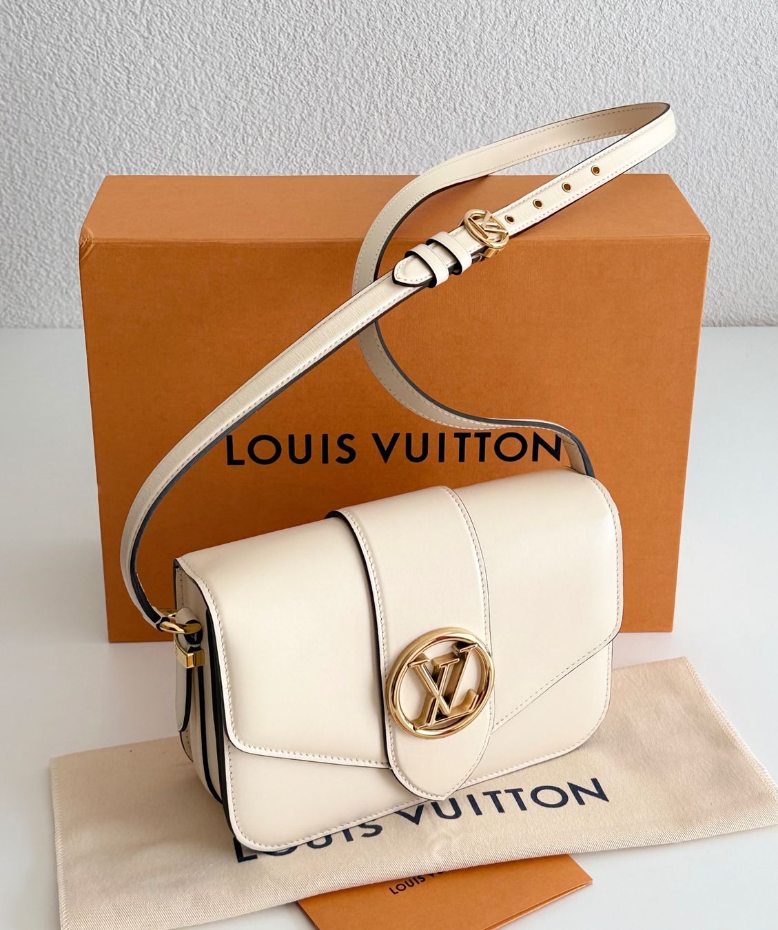 Louis Vuitton Borse da donna: Louis Vuitton Pont 9 Cream – Usato da Reinach AG venduto da RobbisB 2