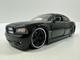 Dodge Charger R/T 1:24, schwarz, DUB CITY von JADA TOYS
