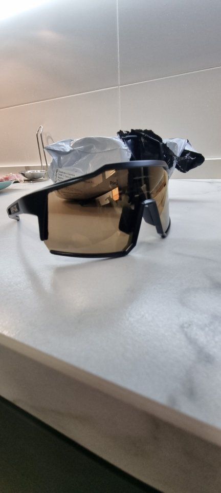 Occhiali & Lenti: Fahrrad Sonnenbrille UV 400 – Nuovo e nell'imballaggio originale da Suhr venduto da sjay.Cv