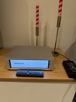 HiFi Rose RS201E Streaming Verstärker silber Remote
