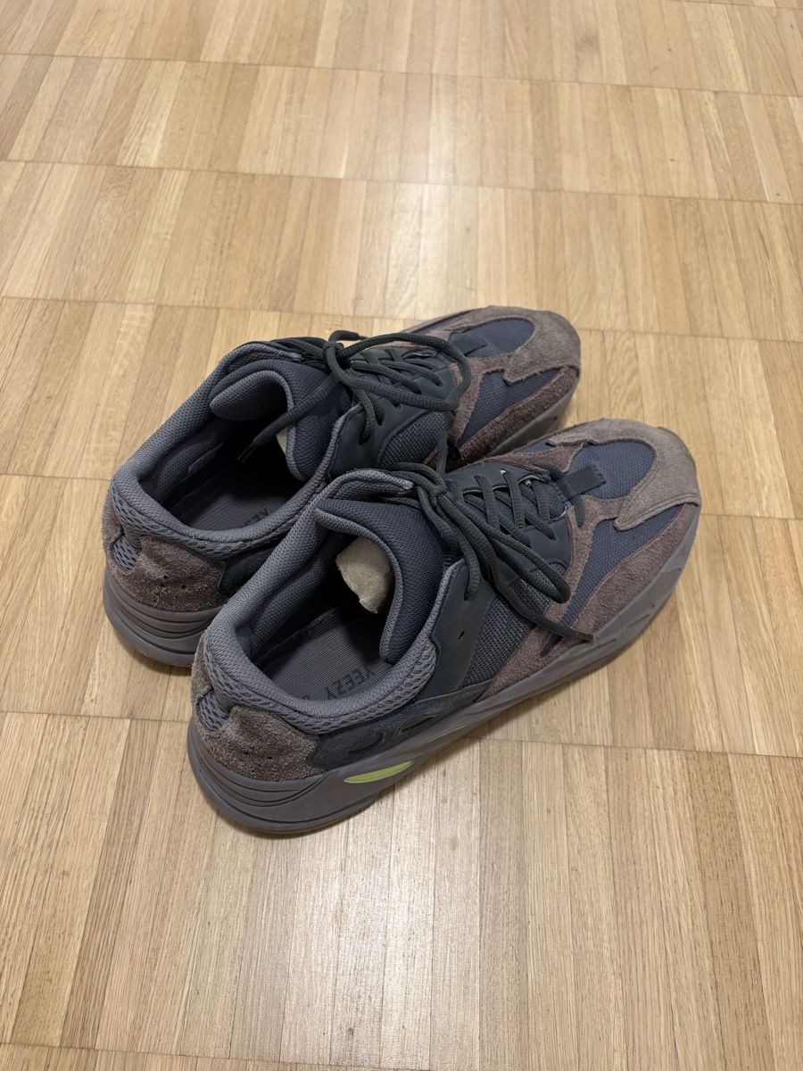 Adidas Scarpe da uomo: Adidas Yeezy Boost 700 Mauve – Usato da Zürich venduto da ruben000 1