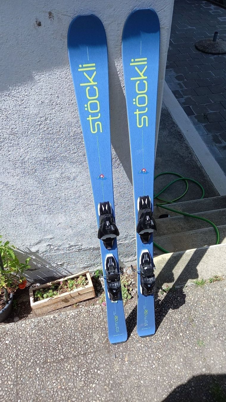 Stöckli Skis: Stöckli Stormrider light 159cm – D'occasion à Ringgenberg BE par larandlct