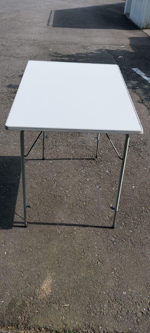 Poltrone: Strandsessel und Campingtisch – Usato da Allenwinden venduto da Jojoly 4