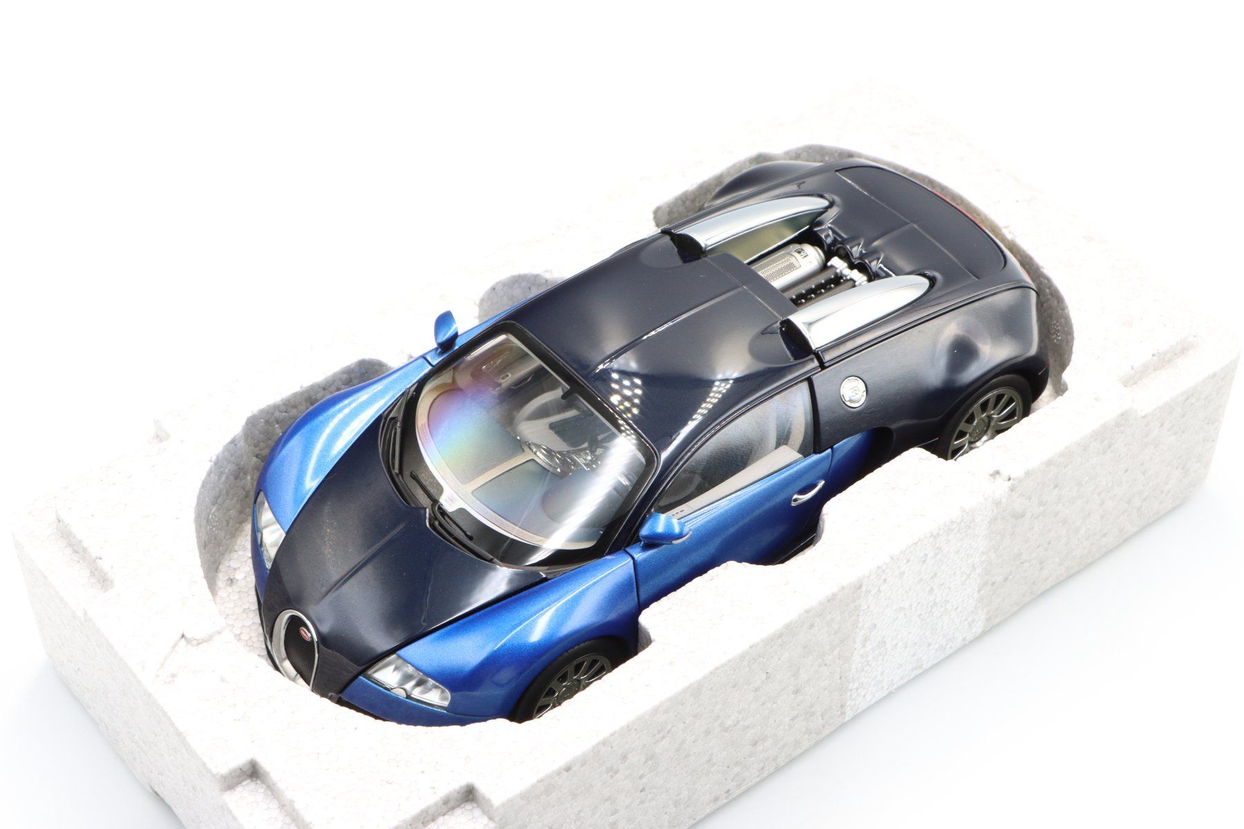 Bugatti Modellini d'auto: Bugatti Veyron 16.4 1:18 AutoArt – Nuovo (secondo la descrizione) da Bühl b.Aarberg venduto da modelldiecast 3