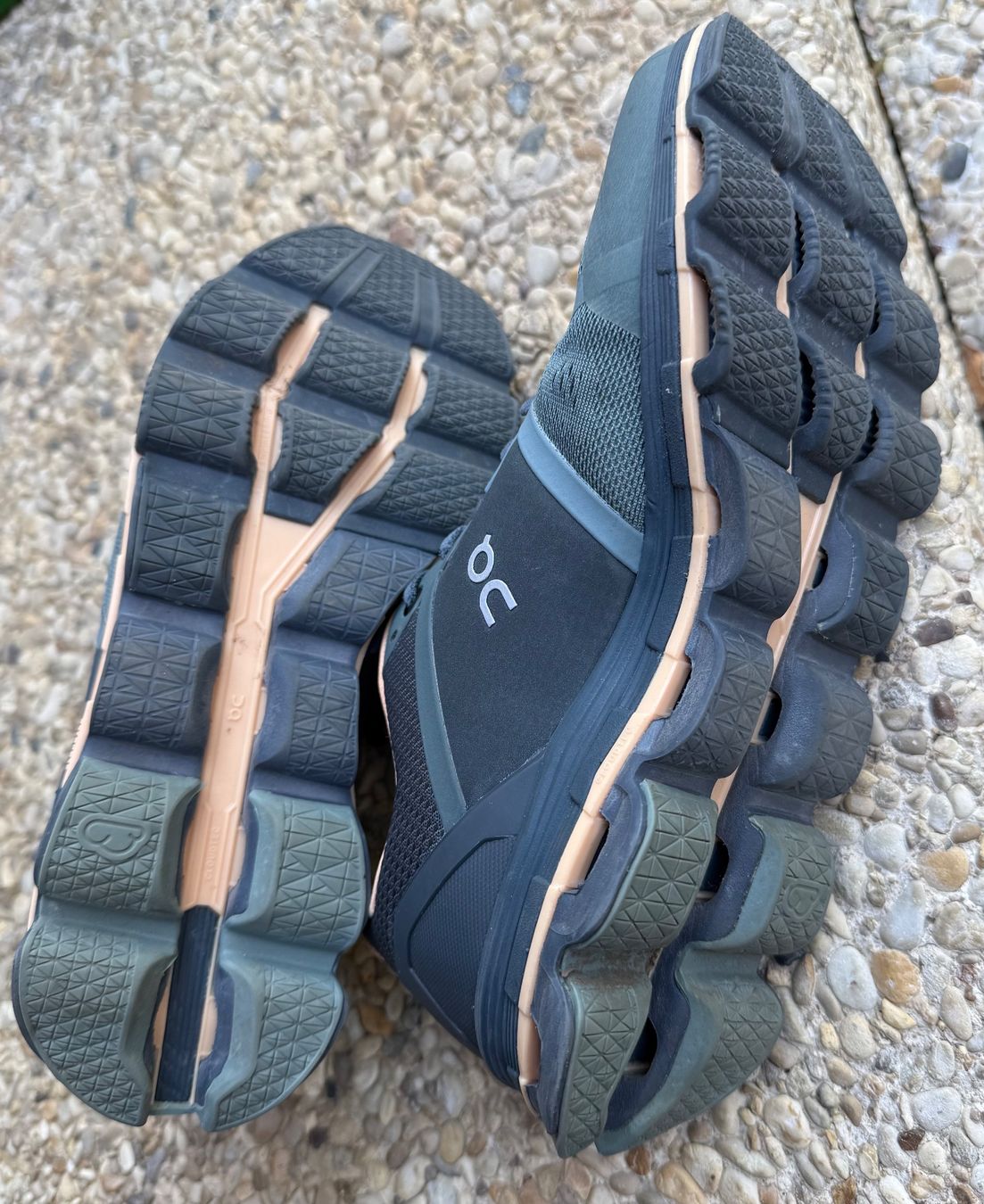 On Scarpe da donna: On-Schuhe Grösse 38.5 – Usato da Thun venduto da raba11 1