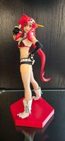Gurren Lagann Yoko Littner Figur mit roter Base