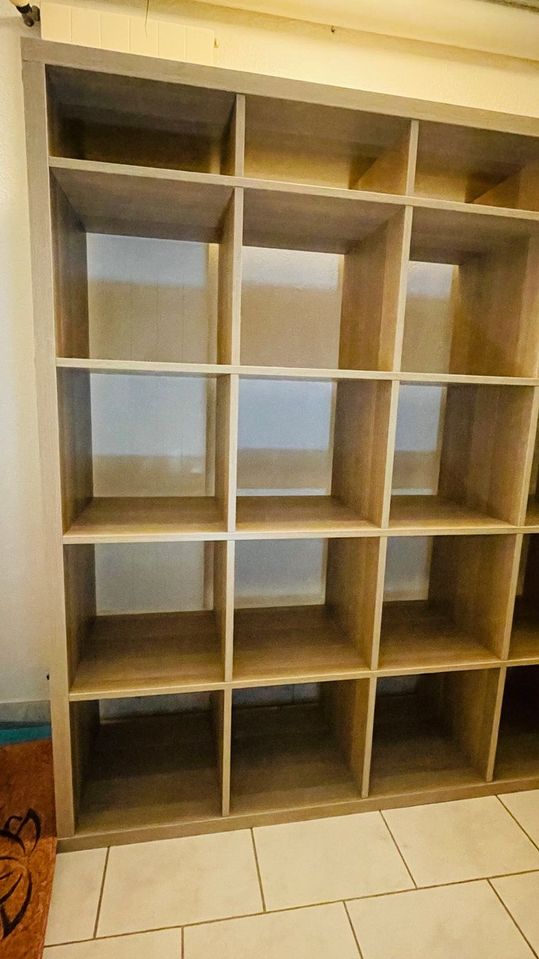 Ikea Scaffali: Ikea Regal 5 Fächer x 4,5 Fächer KALLAX – Usato da Küssnacht am Rigi venduto da Monimaus03 1