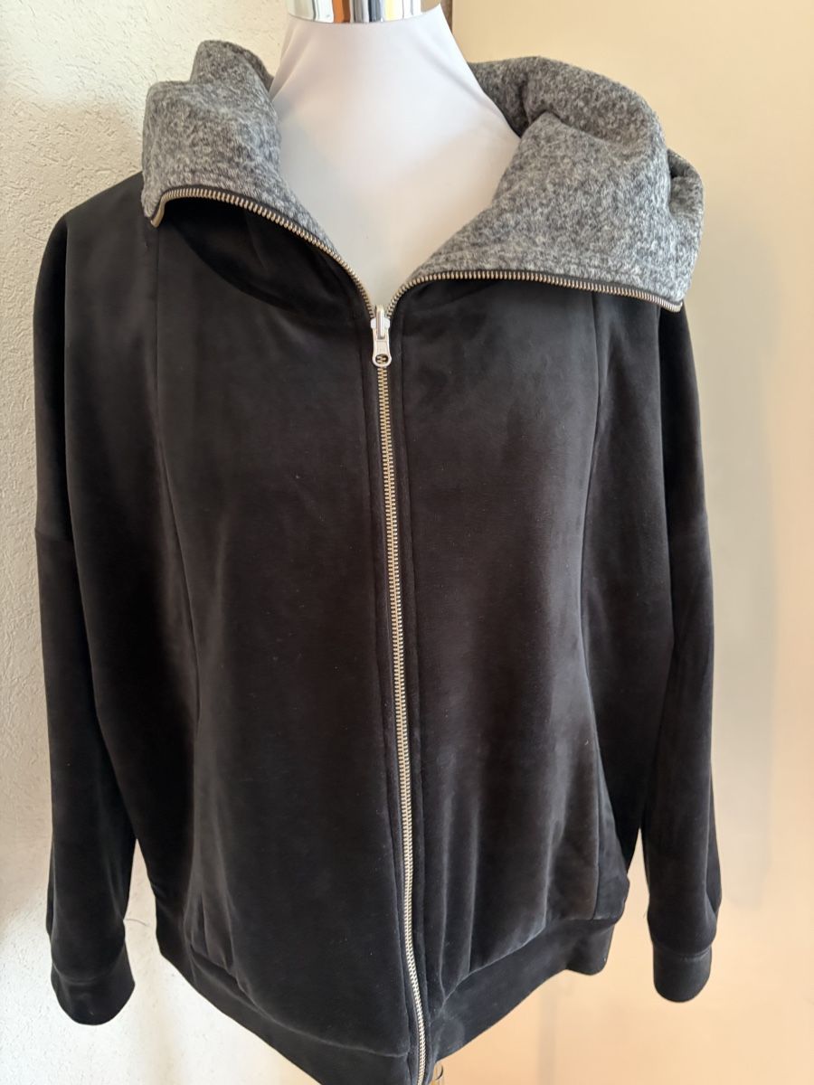 Kooples Jacken: Reversible jacket from the Kooples – Gebraucht aus Münchenstein von ArleneLM