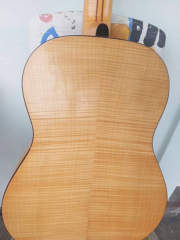 Vintage Strumenti musicali: Vintage Classic gitarre – Usato da Basel venduto da Petergunn 3