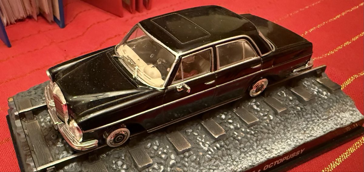 Mercedes-Benz Modellautos: Mercedes 250 SE/w108/1:43, neuwertig – Gebraucht aus hunzenschwil von Oldipark 1