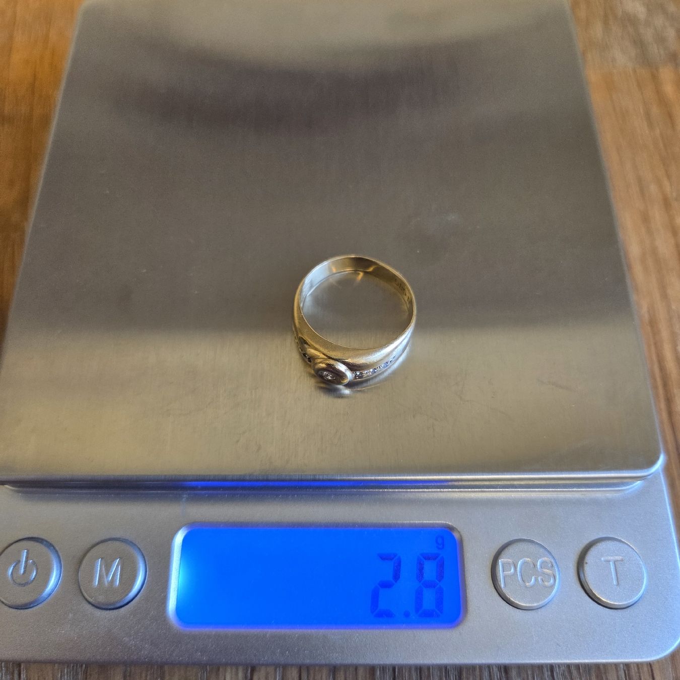 Bagues: Goldring Damen mit Stein – D'occasion à Stans par Ducati16 6