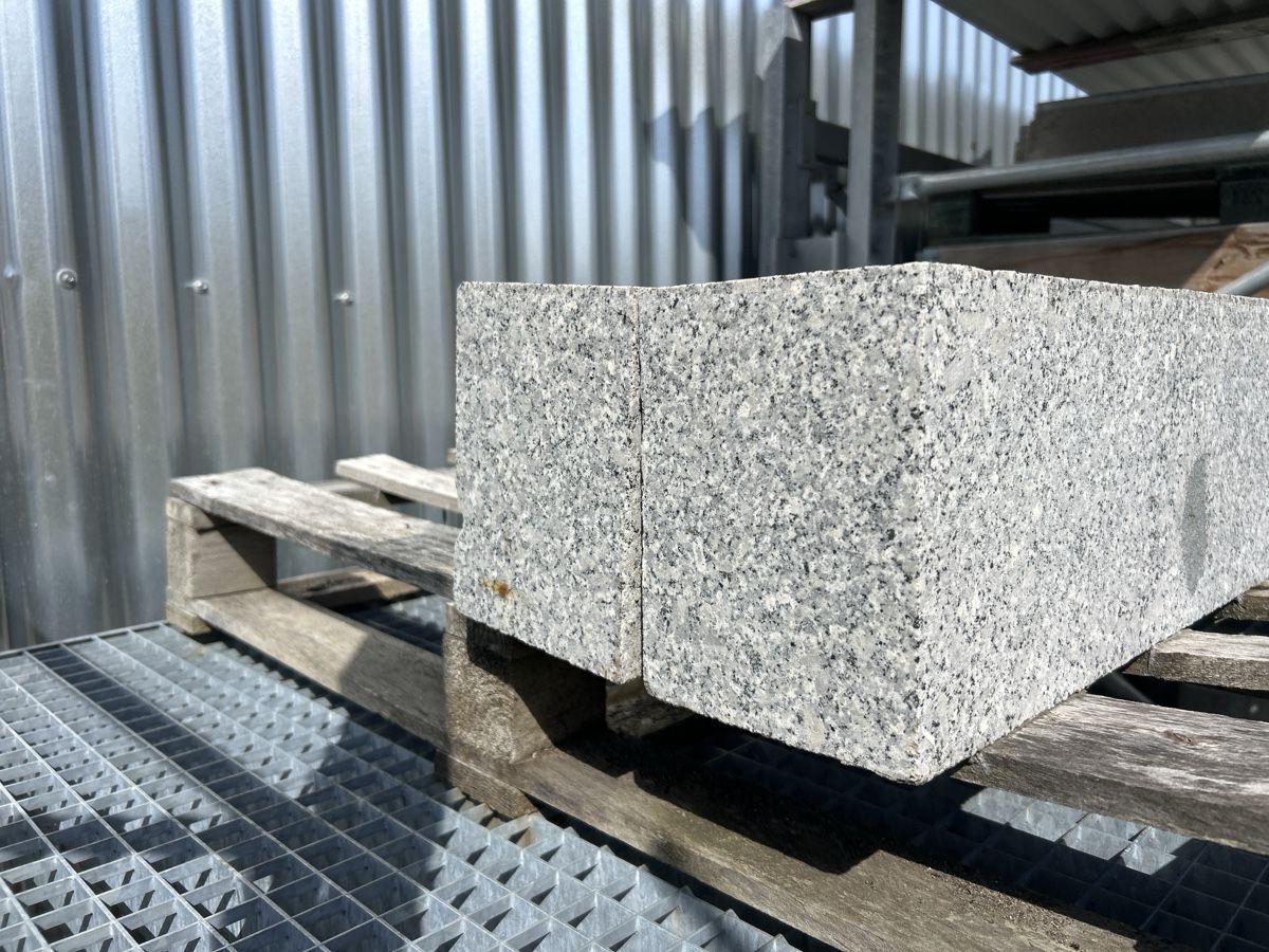 Pietre & tegole: Stein Granit Stellplatte  – Nuovo (secondo la descrizione) da Eschenbach SG venduto da wal_t2nw 1