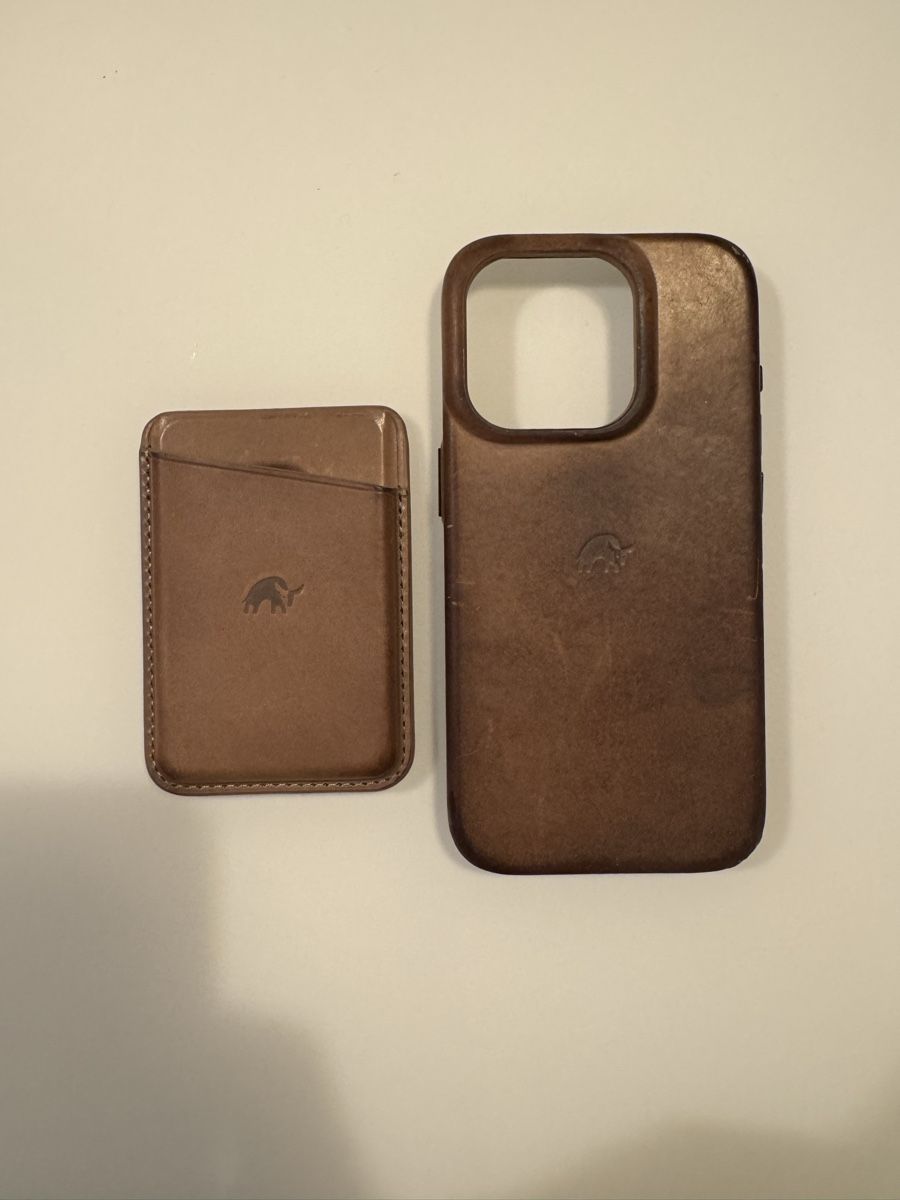 Cover & Protezioni schermo: Handyhülle & portemonnaie Iphone 15 pro – Usato da Weinfelden venduto da Joshua_W._ 1