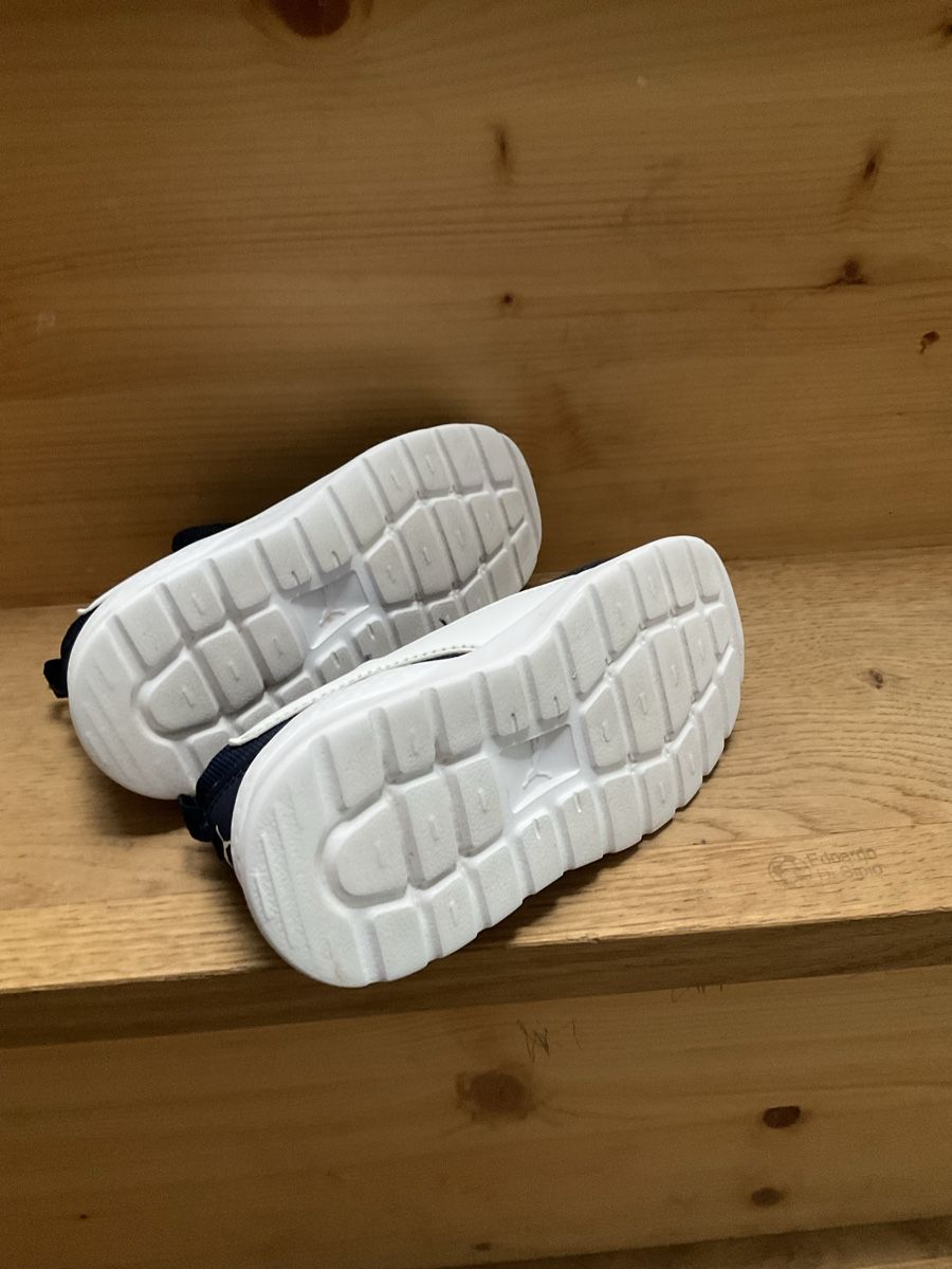 Puma Chaussures garçon: Puma baby gr 25 – D'occasion à Zürich par TheShips 1