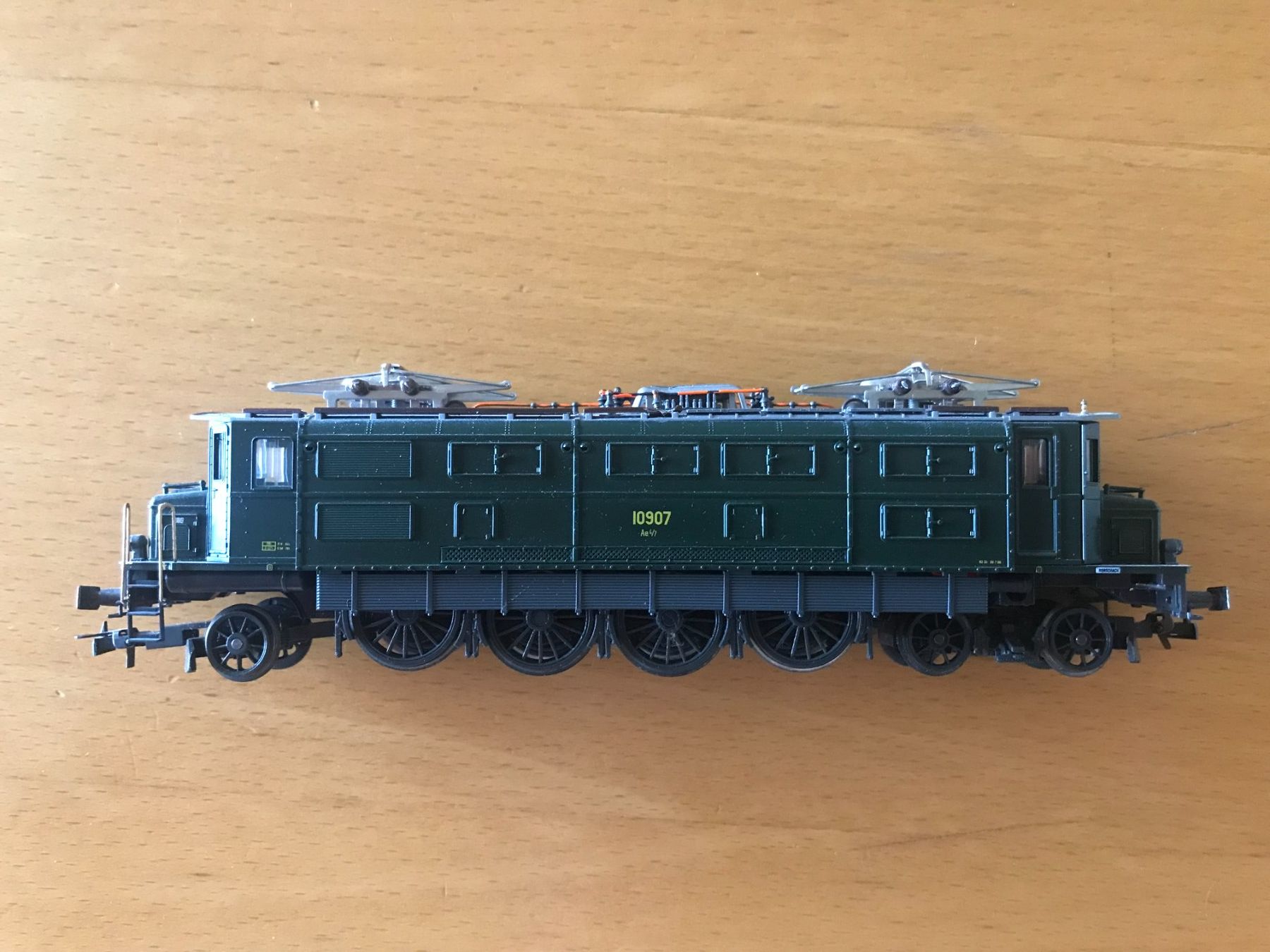 Liliput Modellini di ferrovie: Liliput SBB Lokomotive Ae 4/7 – Usato da Luzern venduto da mey_s13 1