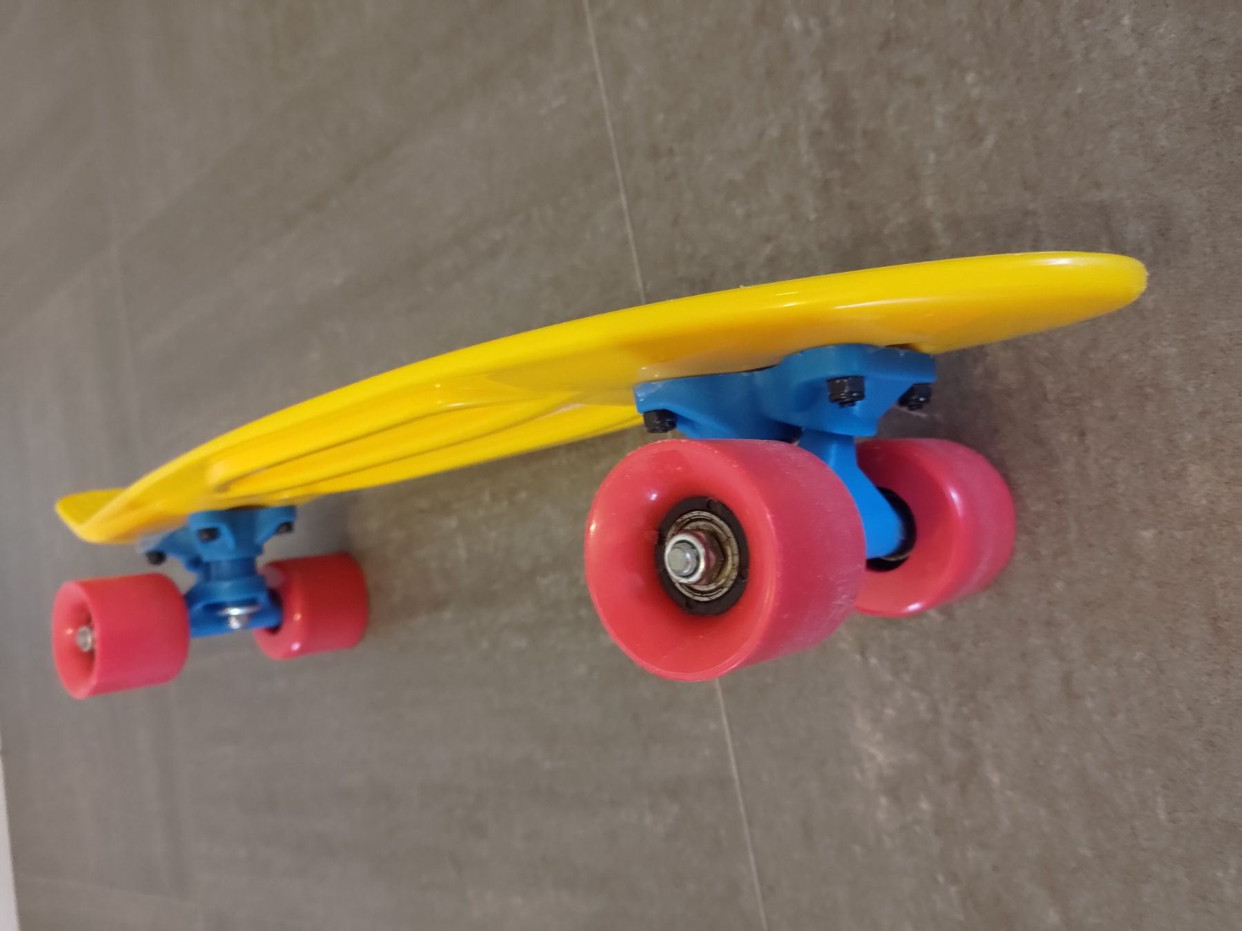 Skateboards: Crane Mini Cruiser Board, Gelb – Usato da Nidau venduto da eight-ball 1