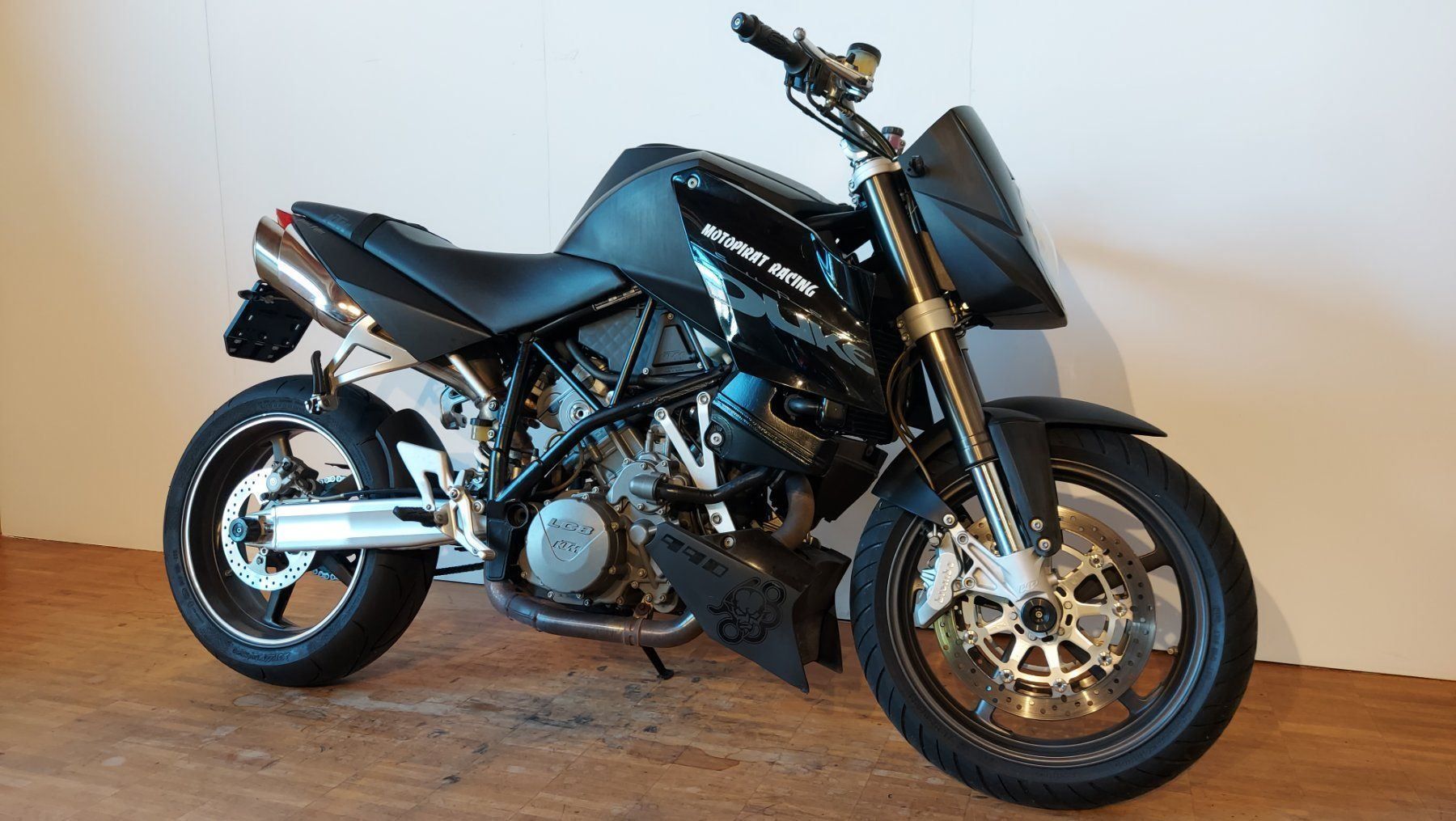 KTM Strada: KTM 990 Superduke – Usato da Tägerschen venduto da Moto-Welt 2