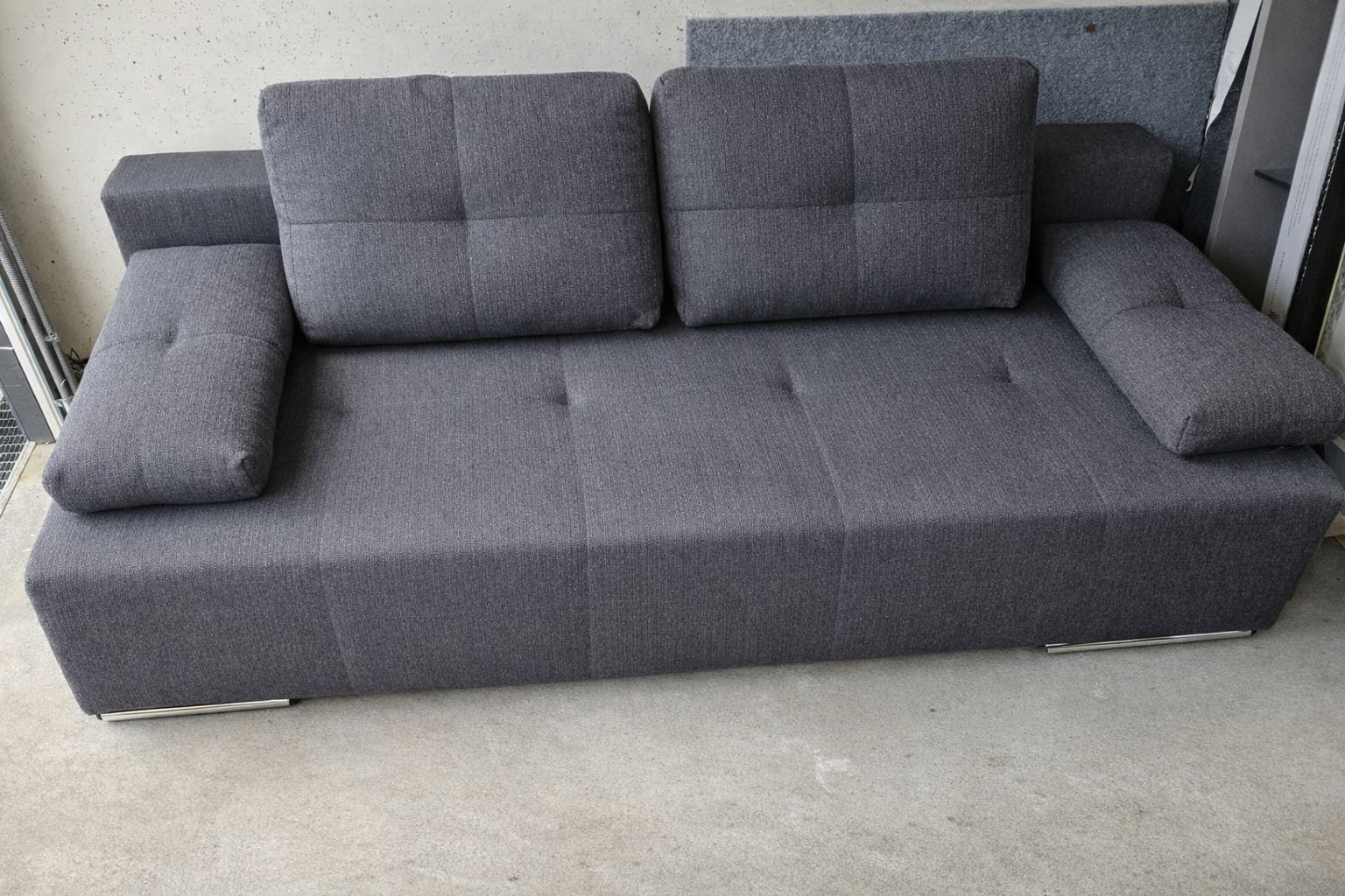 Divani: Gut erhaltenes Schlafsofa – Usato da Oberentfelden venduto da 2big2fail