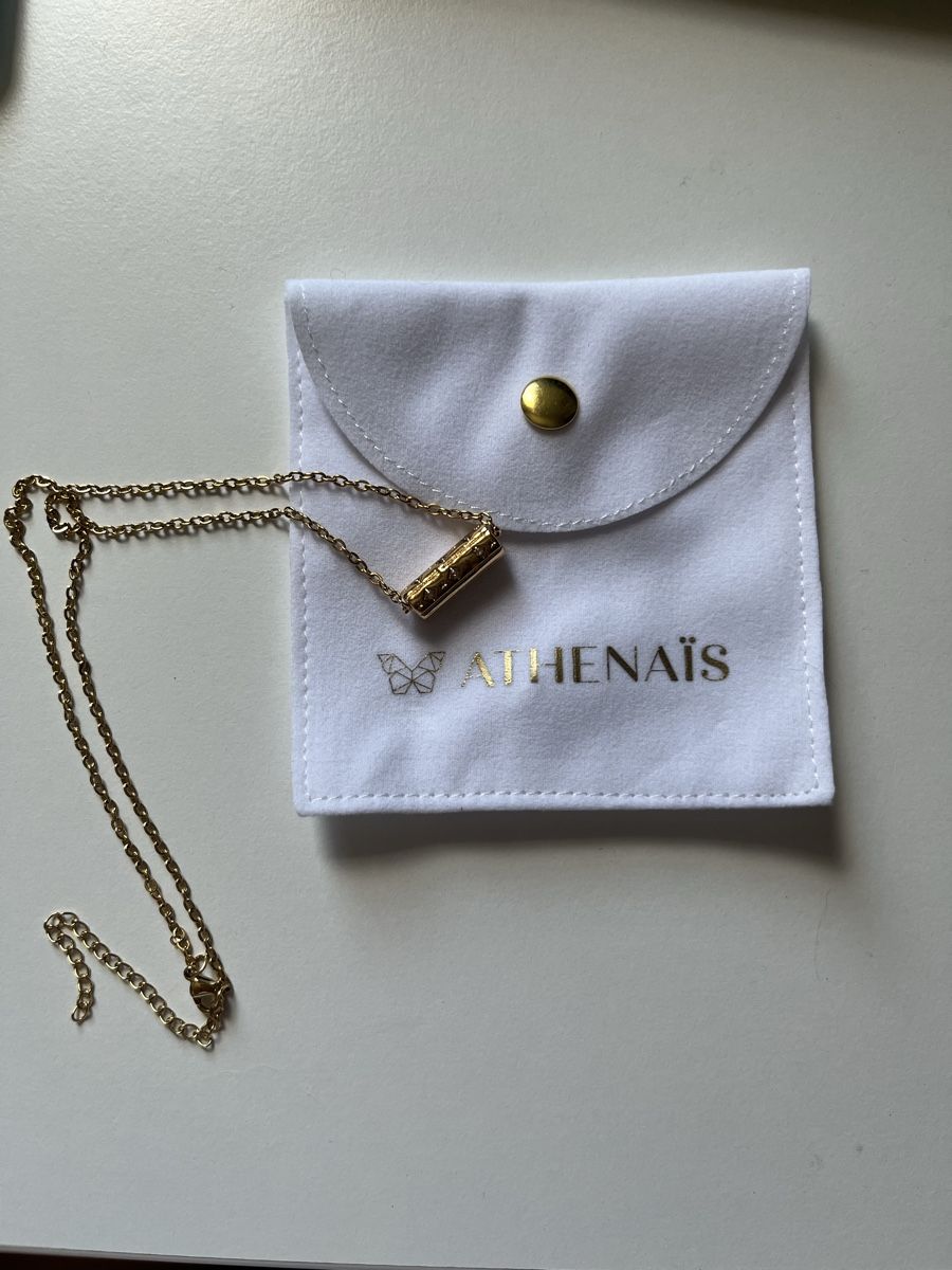 Colliers: Collier – Neuf avec emballage d'origine à Montsevelier par Duna2210
