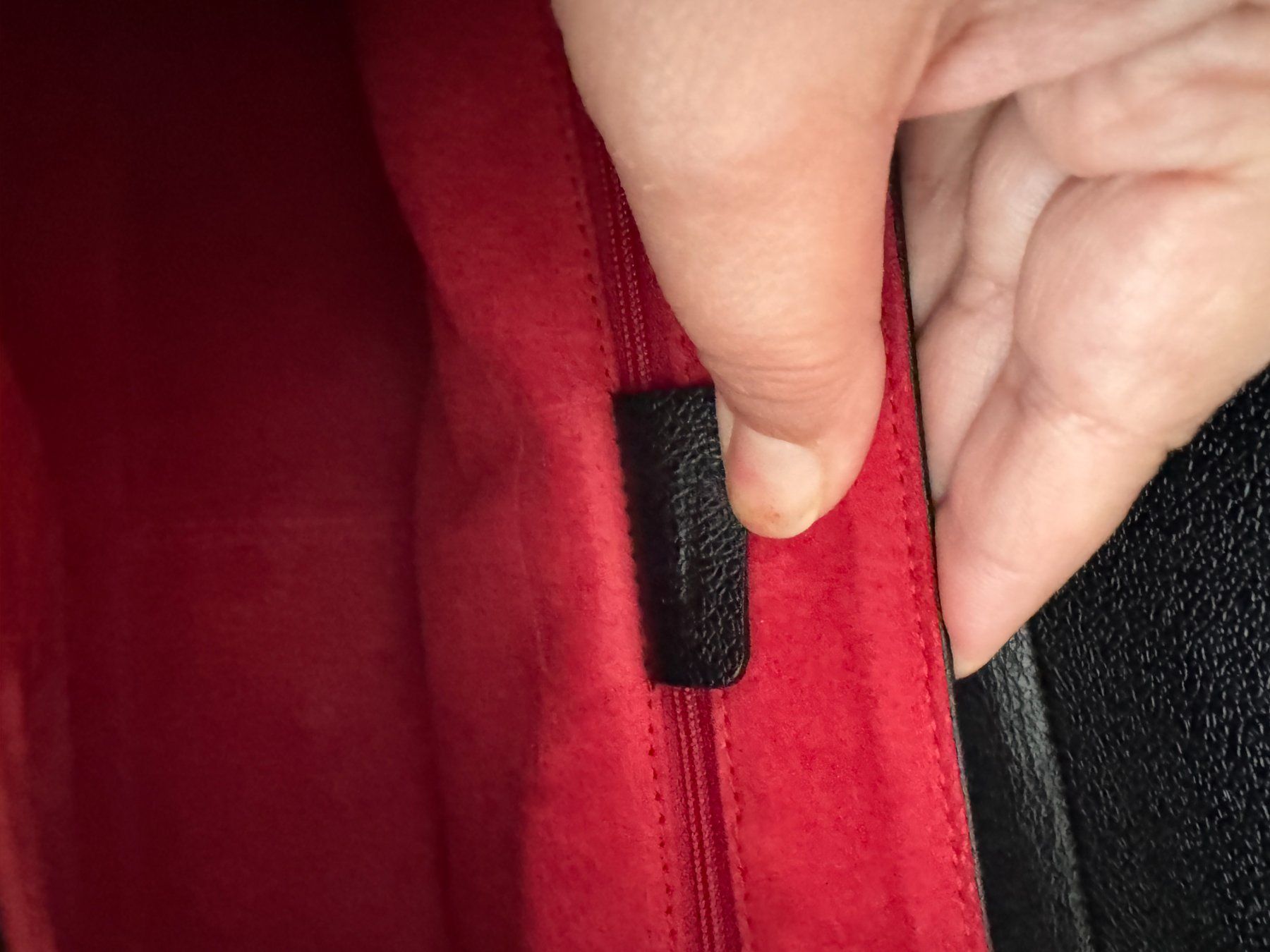 Bulgari Borse da donna: Bulgari Schultertasche schwarz-silber – Usato da Muttenz venduto da einfach-schoen 3