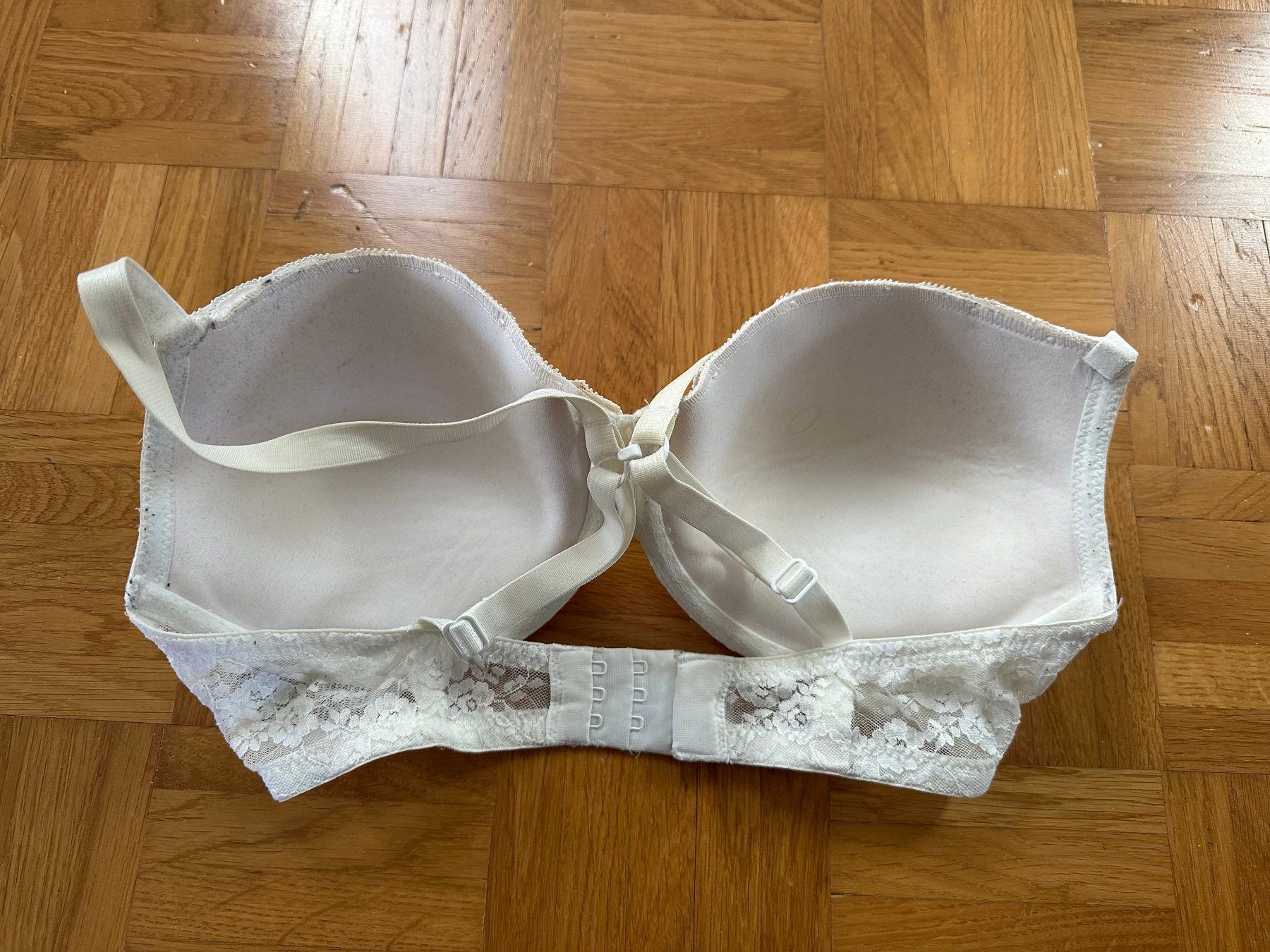 H&M Altra biancheria intima: H&M weissser Spitzen-BH Gr. 75D – Usato da Winterthur venduto da nelead 1