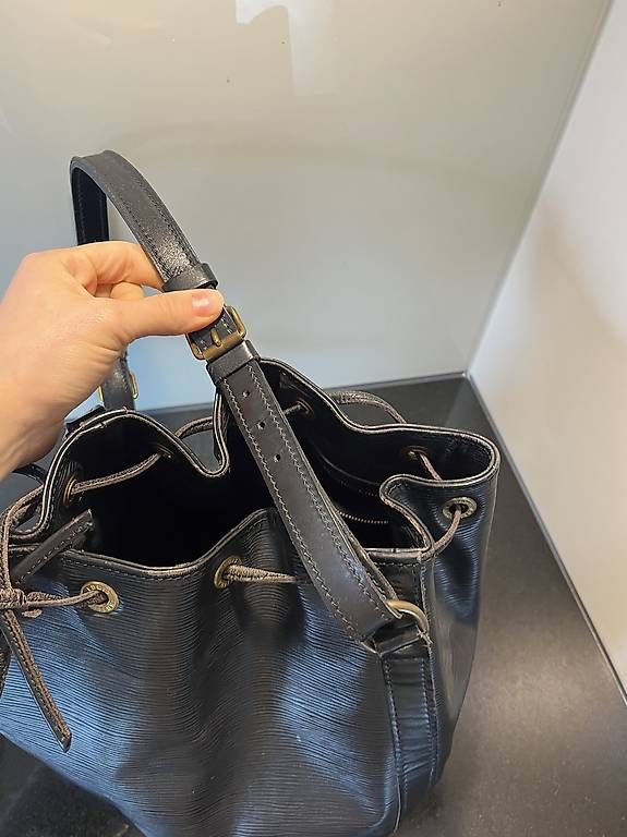 Louis Vuitton Sacs femmes: Louis Vitton Petit Sac Noe – D'occasion à Luzern par LauraLynnMeier 1
