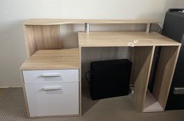 schönes Pult / Bürotisch / Schreibtisch  ( Holz/weiss)