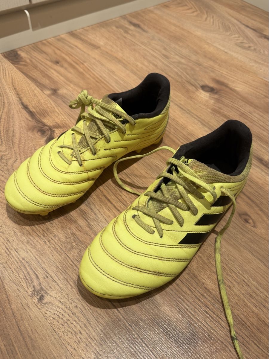 Chaussures garçon: Fussballschuhe Adidas – D'occasion à Aristau par Rpolanski
