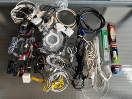 Kabel und Leuchtmittel Mix, diverse Stecker