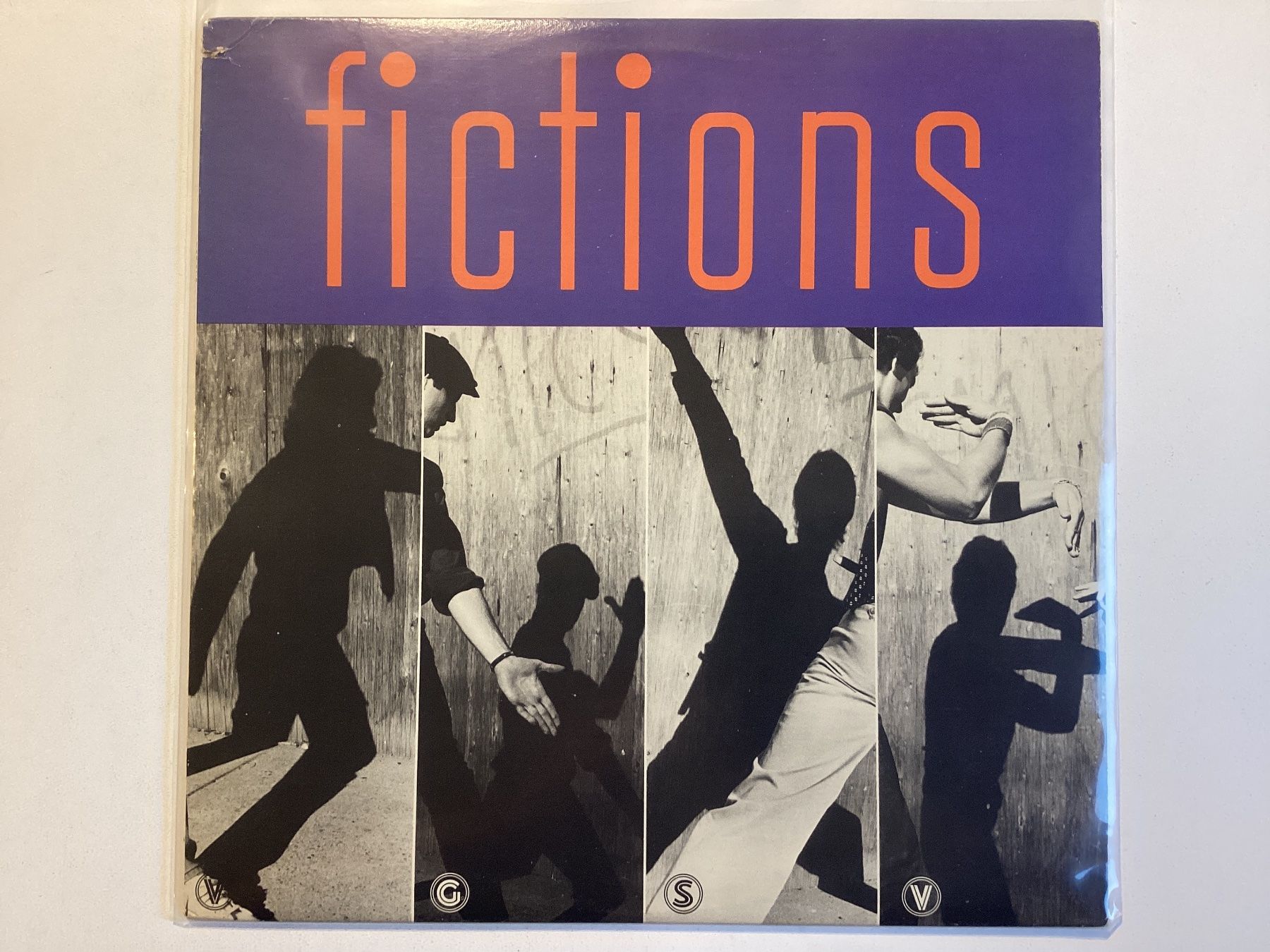 Dischi in vinile: Fictions LP – Usato da Gutenswil venduto da Hamzian